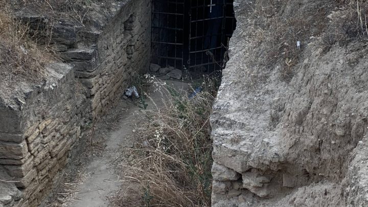Criptopórtico baptisterio romano. La oposición denuncia su estado lamentable.